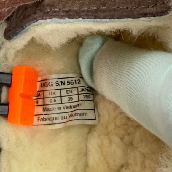 UGG SLIP ONS AUTHENTIC! Brown suede women’s size 8 - Picture 9 of 12